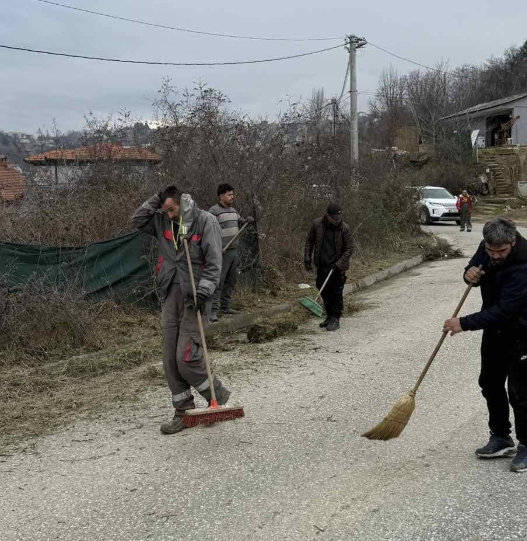 Општините Кисела Вода и Сопиште заедно го чистат теренот во областа Теферич