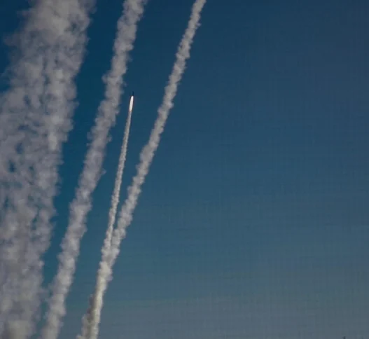 Иран возврати со проектили кон Израел