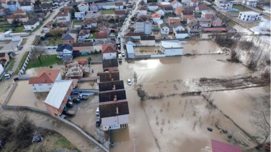 30-тина домови и објекти во општина Сарај поплавени, има големи штети