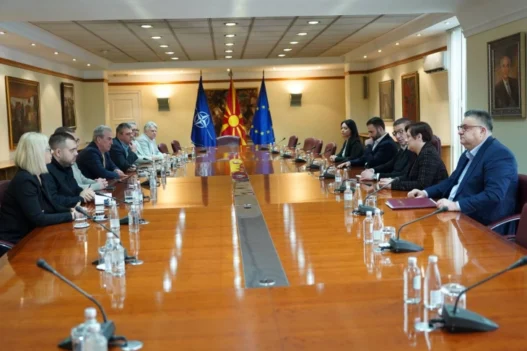 Синдикатите на административците задоволни: Овој договор со Владата е историски за нашите колеги