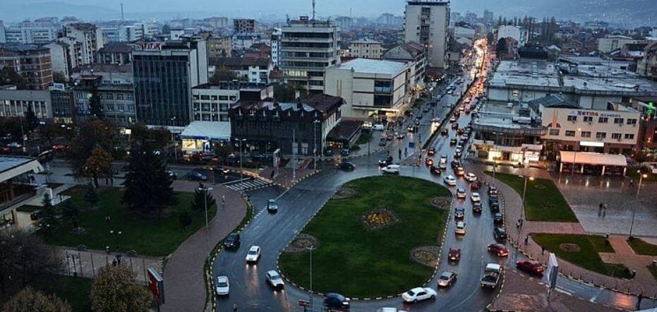 Лажни закани за бомби ја прекинувале наставата во Тетово, приведено едно лице