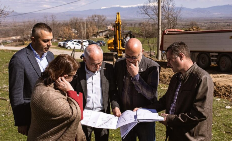 Димитровски: Нови улици, спортски терени и училишна сала во Битола