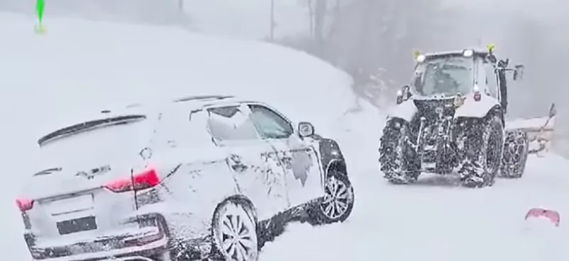 „Баба Марта деветоумна” го забели Галичник, прекинат е сообраќајот