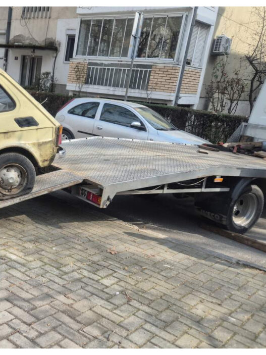 Се отстрануваат хаварисаните возила од паркинзите и тротоарите во Општина Карпош