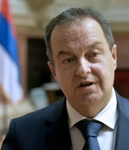 Дачиќ со песна се јави од болница: Се вратив во живот