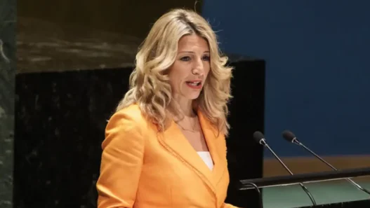 Шпанската вицепремиерка Дијас: На Европа ѝ требаат лидери, а не вазали кои му се поклонуваат на Трамп