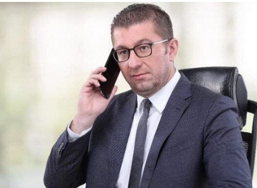 Премиерот Мицкоски во контакт со лидерот на ОАЕ по ескалацијата на Блискиот Исток