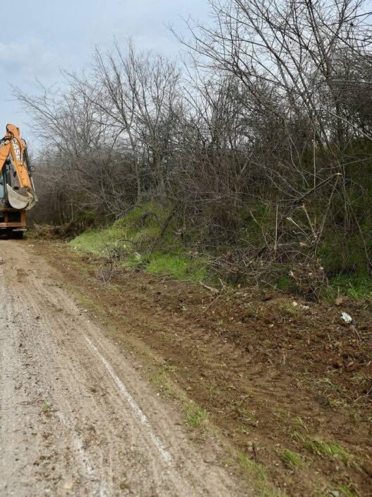 Бутел почнува со уредување и проширување на улици