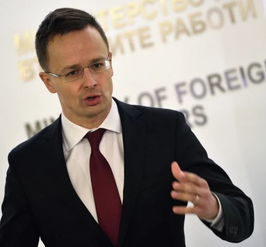 Унгарскиот министер Сијарто неговото прислушување гo оцени како напад врз суверенитетот на државата
