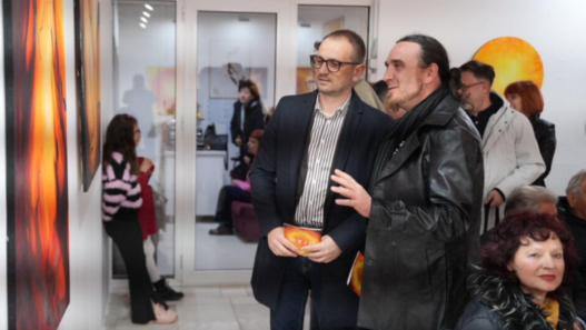 Проданоски дел од изложбата „Оган“ на Бојана Артиноска во Прилеп