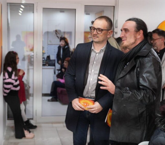 Проданоски дел од изложбата „Оган“ на Бојана Артиноска во Прилеп