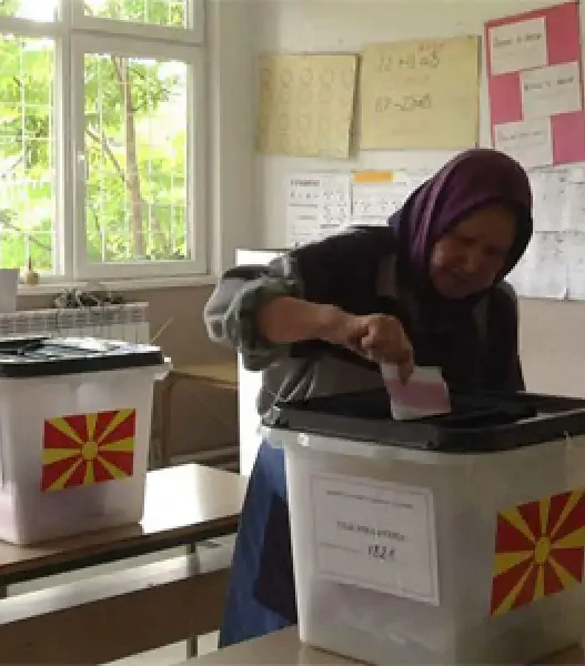 Зошто референдумите се „забранета“ тема во Македонија, а во времето на СДСМ дури беше и газена можноста народот да одлучи?