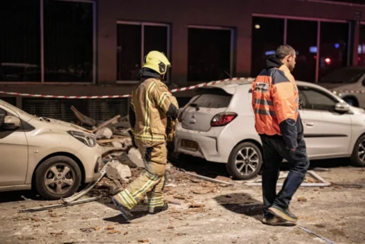 Две лица загинале во утринското рекетирање на Иран врз Тел Авив, оштетена е и железничката станица