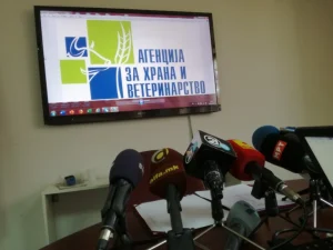 АХВ изрече казни и уништи небезбедна храна по вонредни контроли пред Велигден