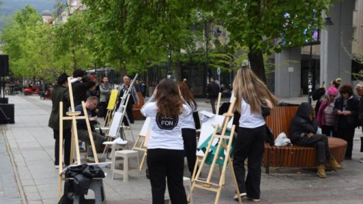 Улични перформанси и музика на „Центарски улици 4“ во Центар