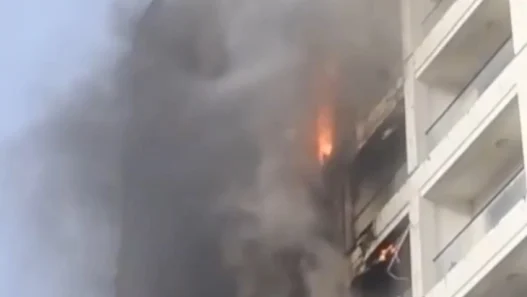 Пожар проголта цела зграда во Тирана, изгореа 30 станови