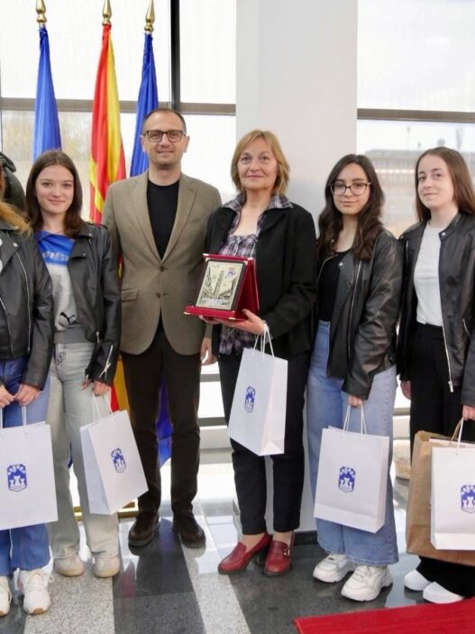 Проданоски: Учениците од СОУ „Ристе Ристески – Ричко“ со иновативен проект за рециклирање освоија прво место