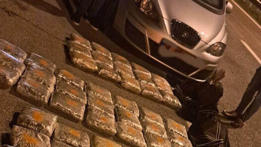 Полицијата бркала сомнително возило на автопатот кај Градско, при претрес пронашле 65 кг. марихуана