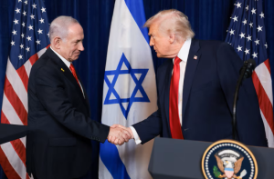 Израелски медиуми: Трамп и Нетанјаху разговарале во „долг и драматичен“ повик