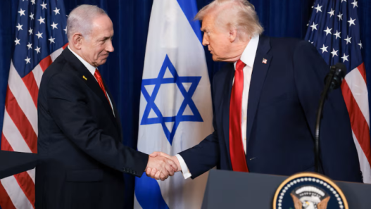 Израелски медиуми: Трамп и Нетанјаху разговарале во „долг и драматичен“ повик